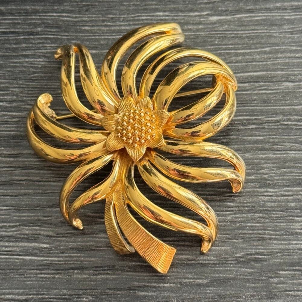 Monet Vintage Polished‎ Gold Tone Flower Brooch Pin